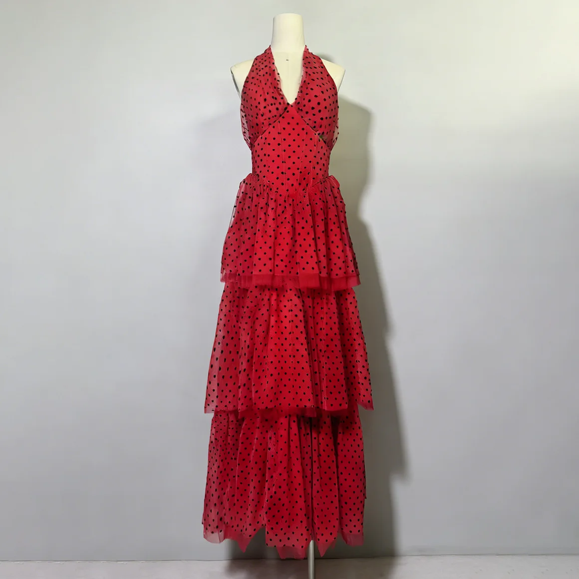 2026 verão francês elegante retro halter com decote em v vestido de noite sem mangas cintura alta a linha em camadas malha dot vestido longo para mulher