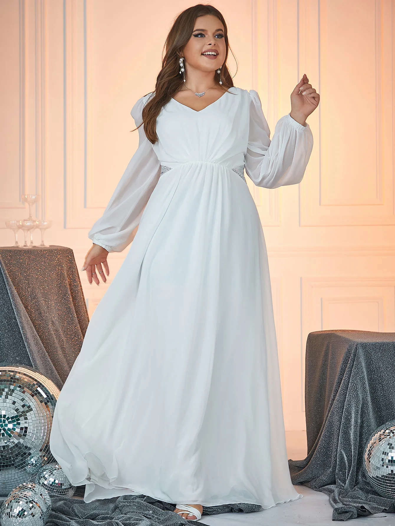 2024 Elegant plus size women's dignified and luxurious chiffon wedding dress V-neck high-end banquet evening dress