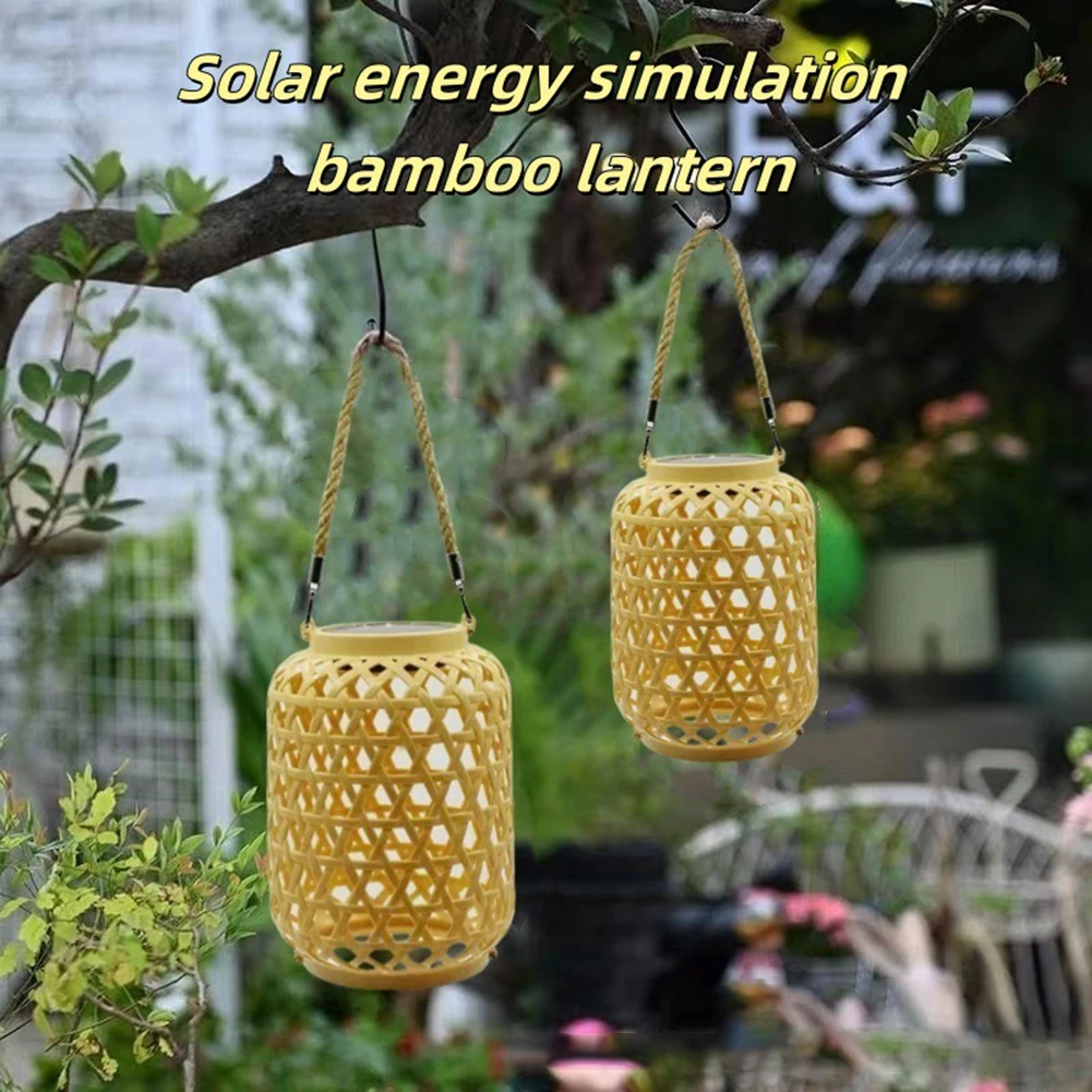 Zewnętrzna lampa wisząca z uchwytem IP55 Wodoodporna lampa solarna wisząca z naturalnego rattanu i bambusa Lampa wisząca w stylu retro zasilana energią słoneczną
