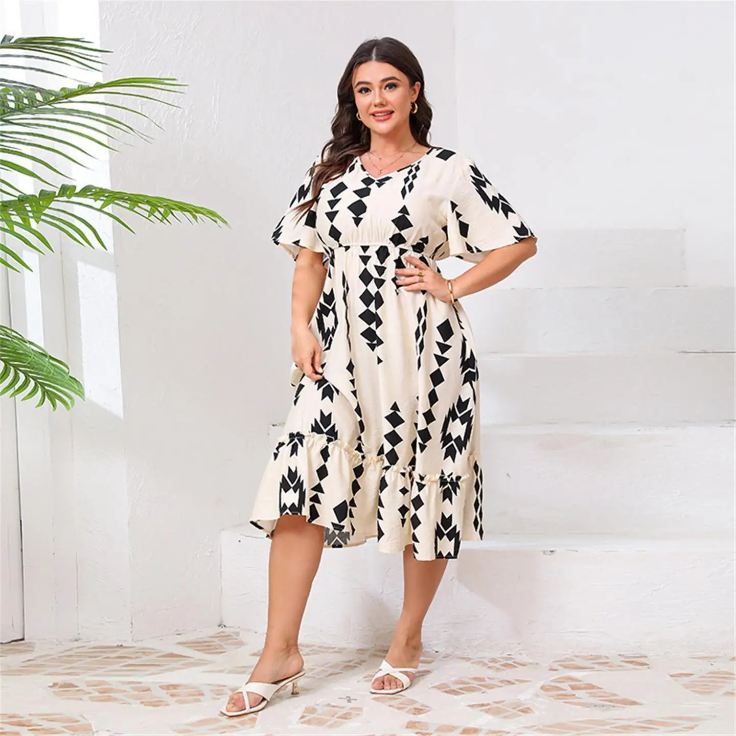 보헤미안 벨 슬리브 맥시 드레스 플러스 사이즈 플로우 여름 캐주얼 기본 스타일 유럽 스타일 탄력 있는 허리 짧은 소매 드레스