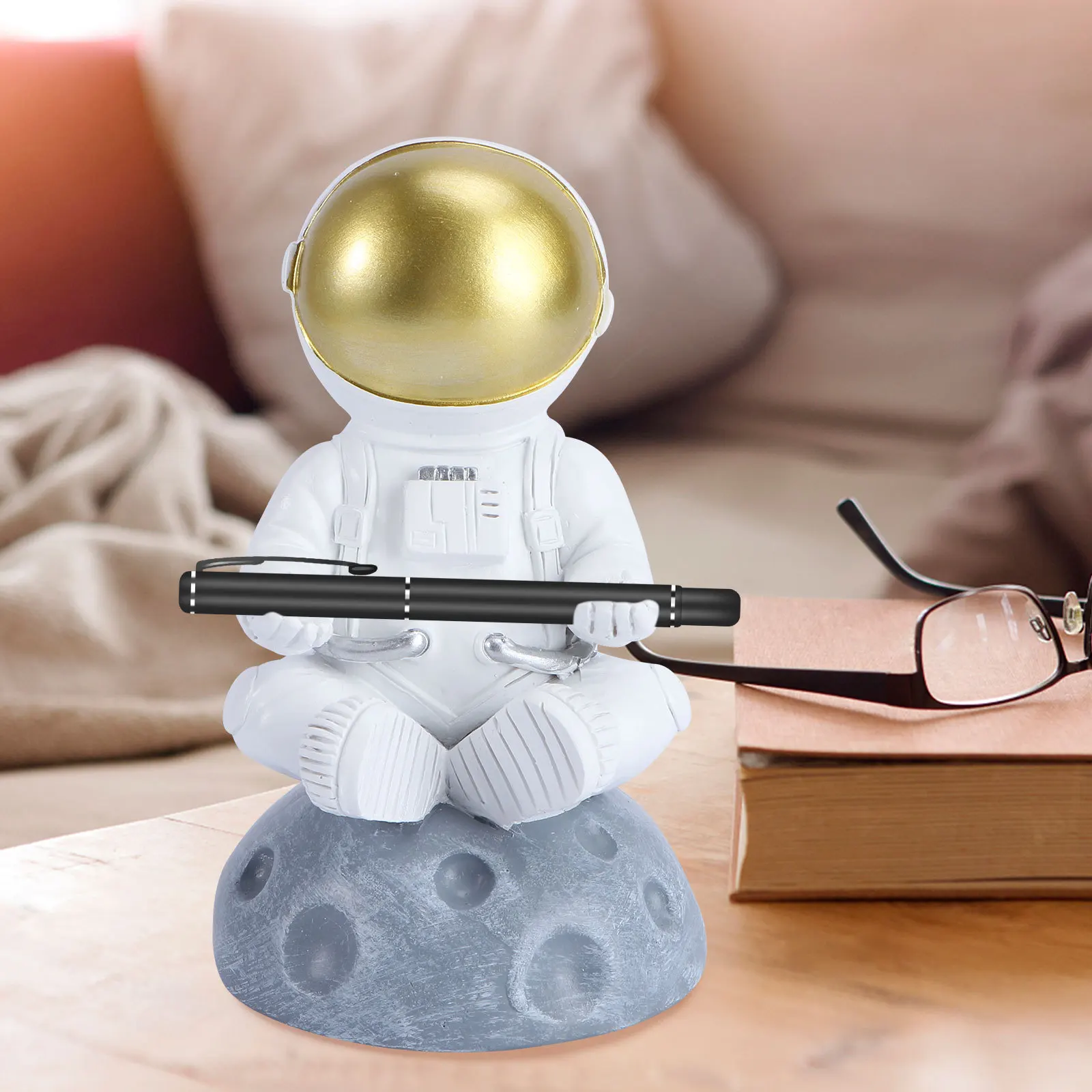 

1pc Astronaut Eyeglasses Holder Desktop Storage Rack For Home Office Car Tabletop Decoration Eyewear Stand Resin Craft Glasses