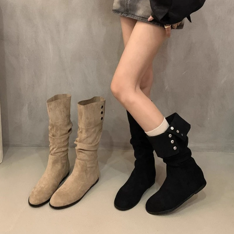 Vintage Pleated Wom…