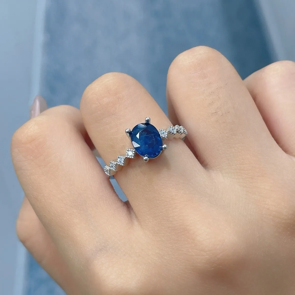 

Кольцо из стерлингового серебра 925 пробы с овальным натуральным сапфиром — центральный камень 2,39 карата с сертификацией