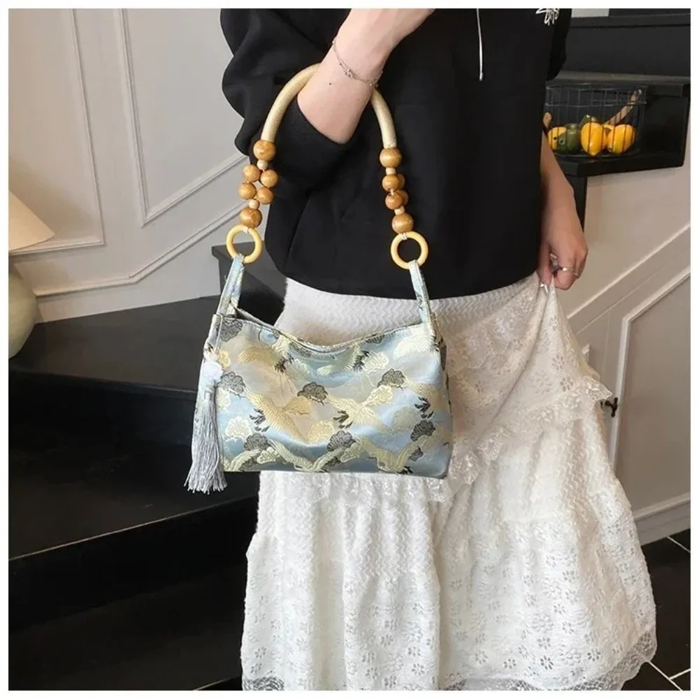 Hasp Sewing Thread Craft​ Embroidered Shoulder Bag​ ​Adjustable Crossbody Strap​ ​National Style Handbag​