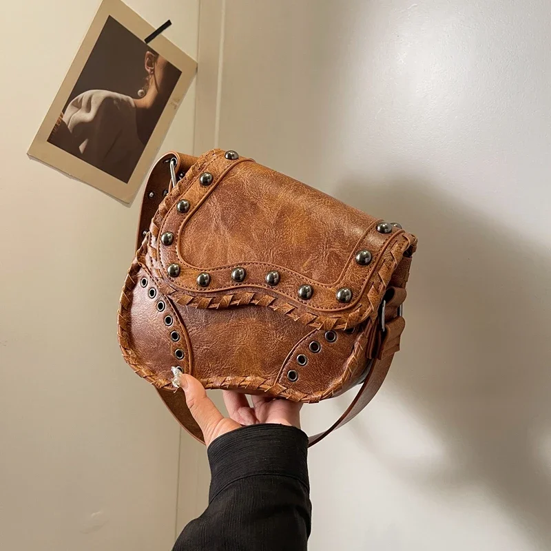 

Супер крутые высококачественные сумки на плечо из искусственной кожи, роскошные женские сумки на молнии и застежке с заклепками, модная новинка 2024