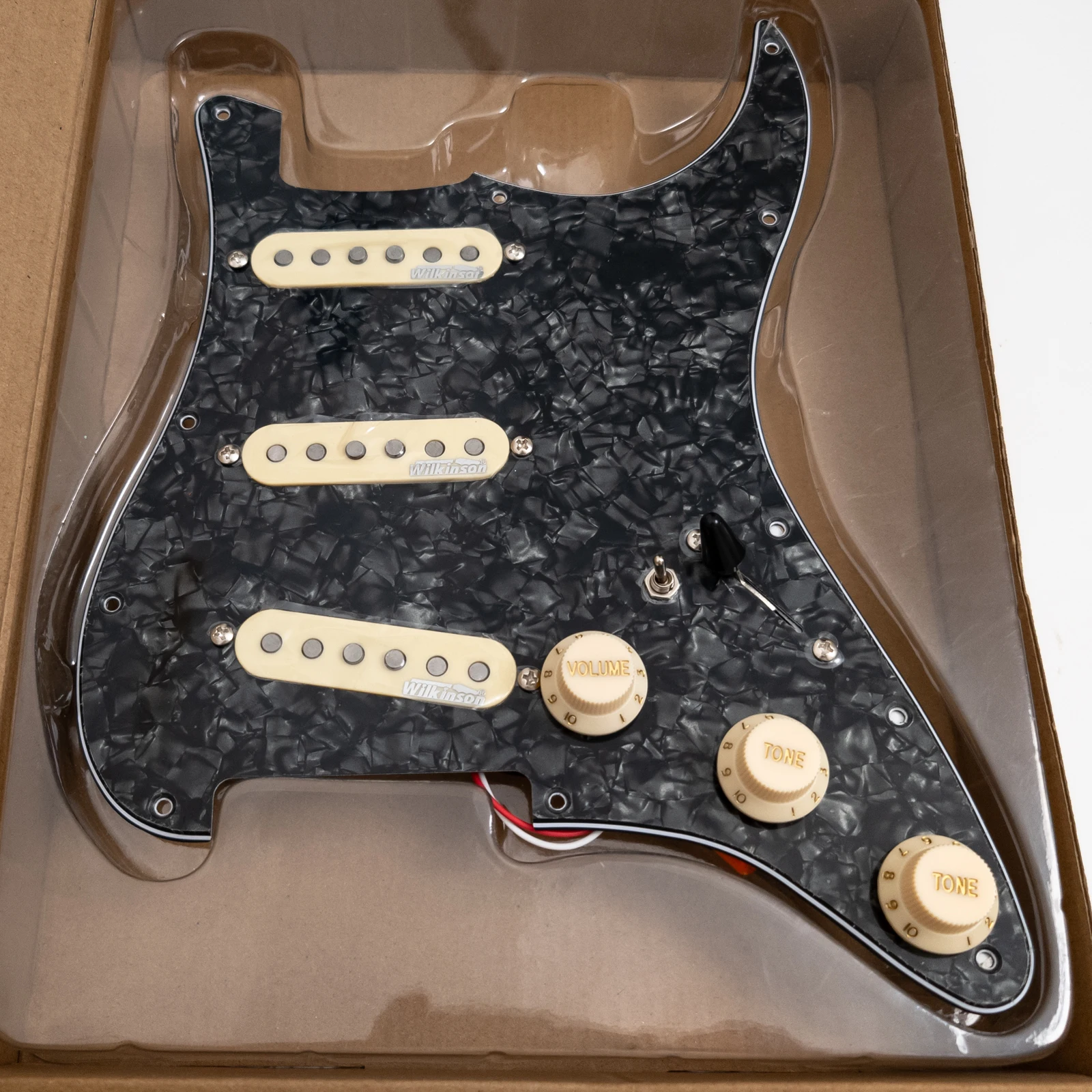 

Guitar Prewired Loaded Pickguard Set for ST with Wilkinson Alnico V Single Coil Pickup Set Guitar Upgrade or Replacement
