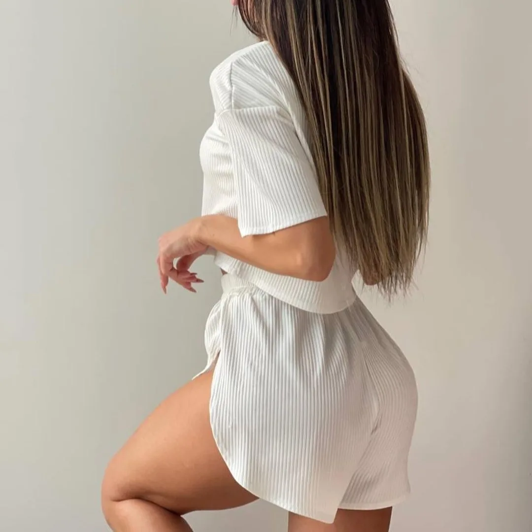 New Summer Women's Short-Sleeve American-Style Pajamas: Relaxed-Fit Plus Size Pajama Set with Comfortable and Flattering Shorts