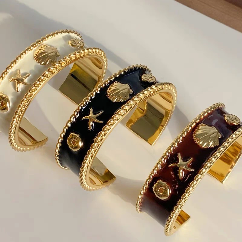 

Europe Black White Red Star Shell Enamel Luxury Bracelet Woman Retro Classics Designer Jewelry Trend
