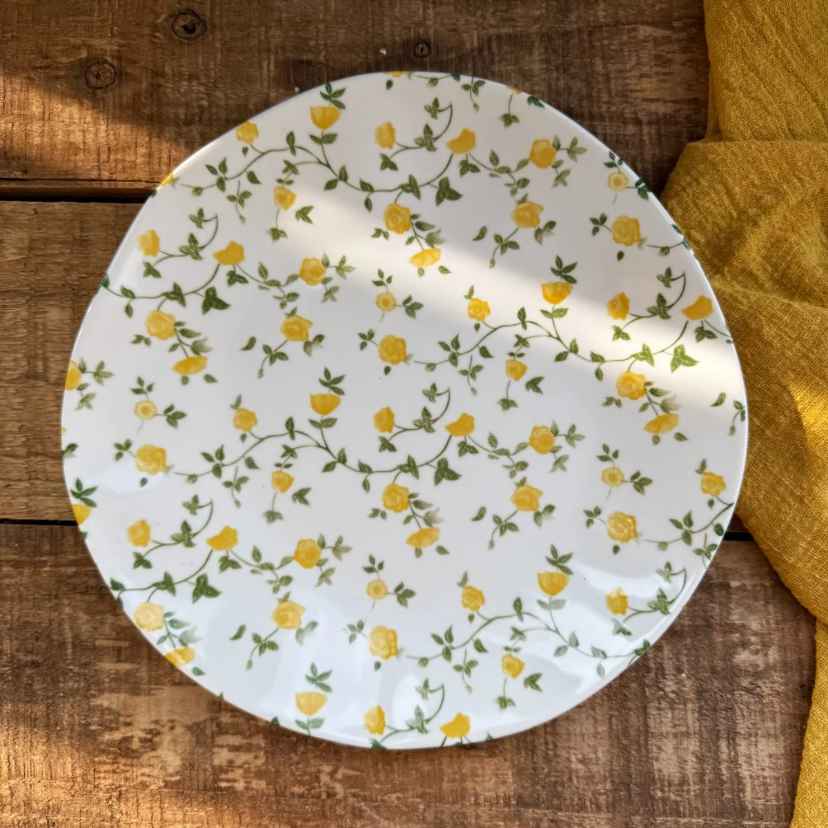 

Тарелка с подглазурной росписью, маленьким цветочным узором, для десертов, плоская, универсальная, производство Китай