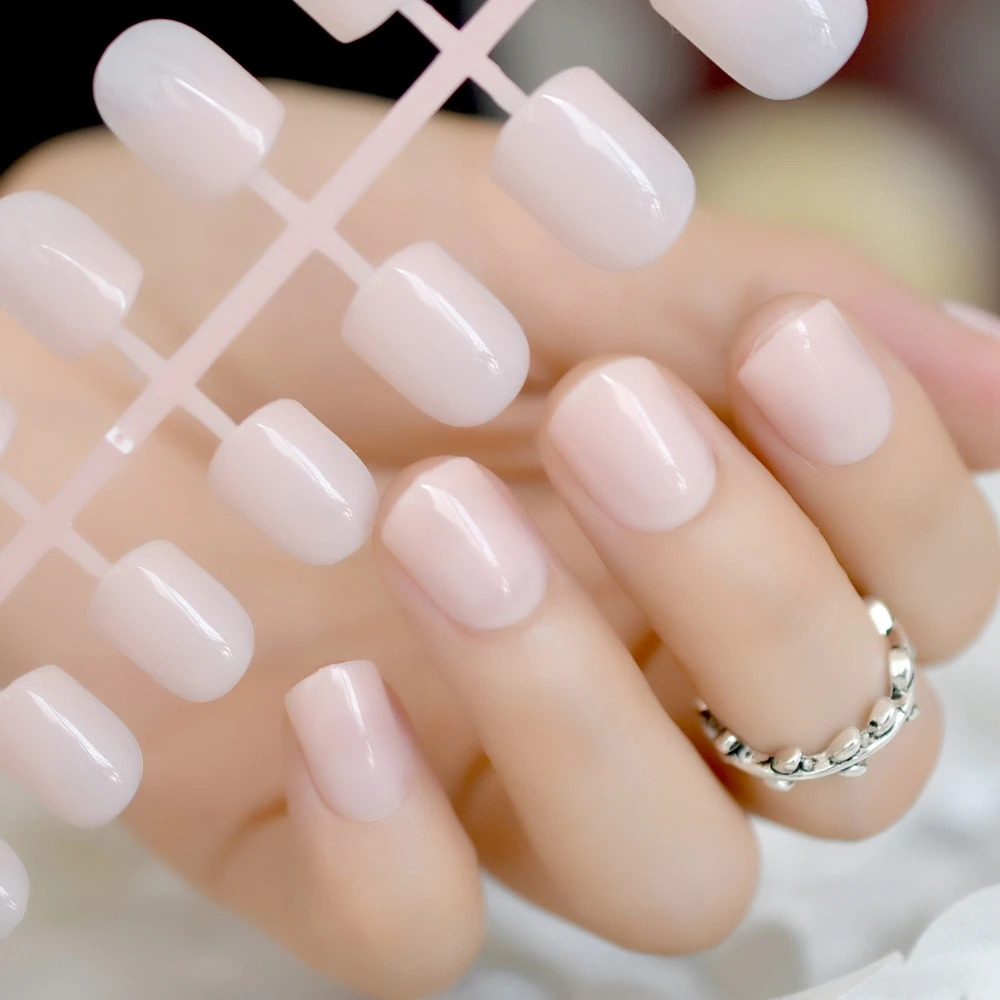 Unghie finte caramelle rosa chiaro punte per unghie pre-progettate morbide rotonde corte accessori per Manicure concisi prodotti per salone fai-da-te facili P01