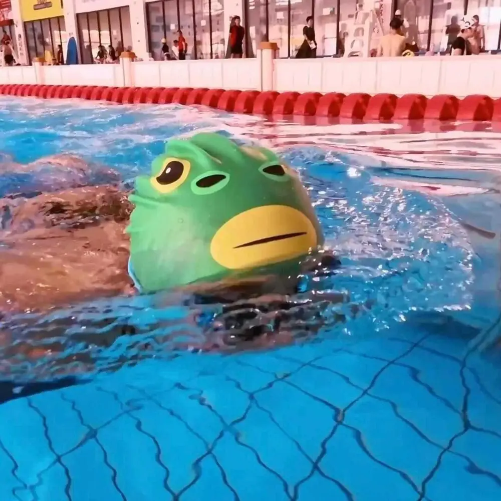Green-Head Badekappen, hoch dehnbare, wasserdichte Silikon-Badekappen, bequeme, superelastische Fisch-Schwimmkappe für Damen und Mädchen – Detail 4