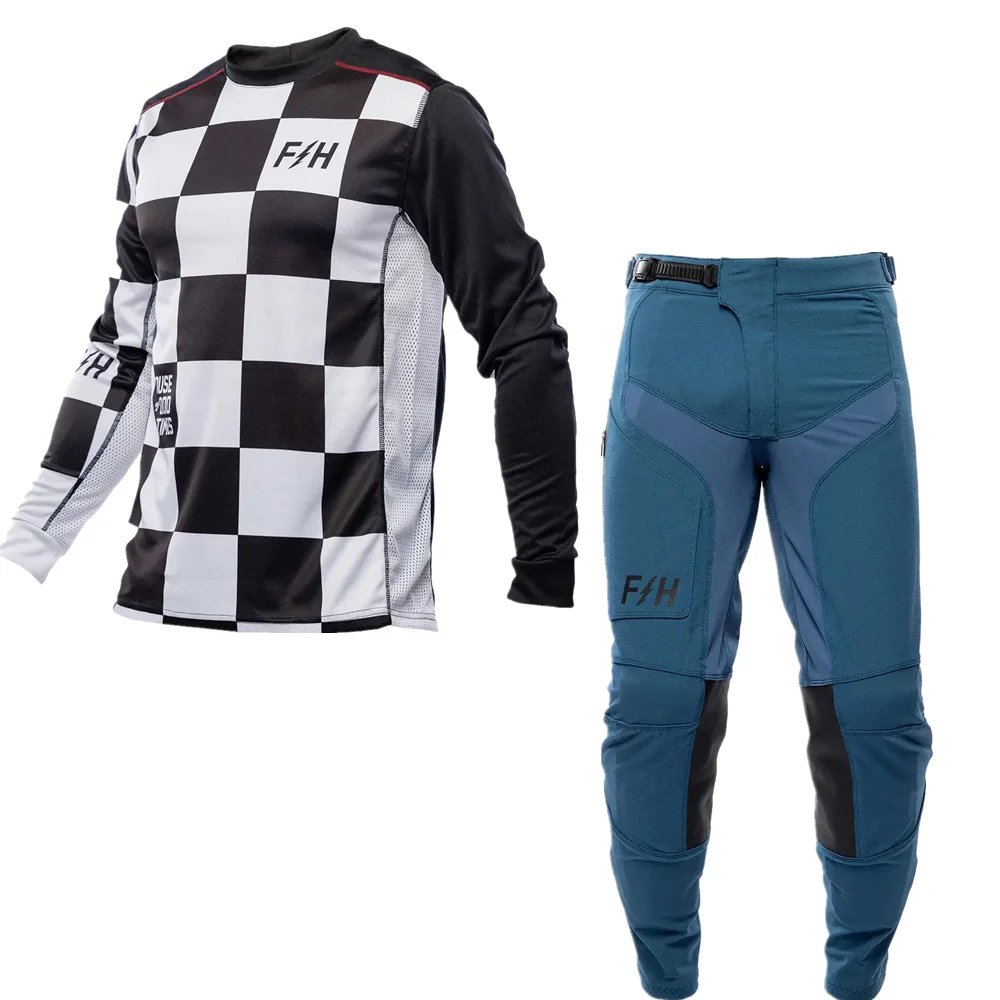 Thumbnail 3 - #3 Motorcycle Suits Comparison Guide