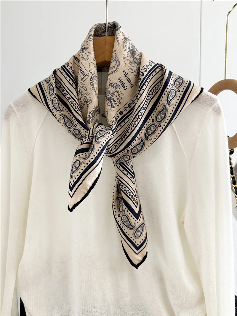 Рисунок 3 - Двусторонний маленький мягкий шарф