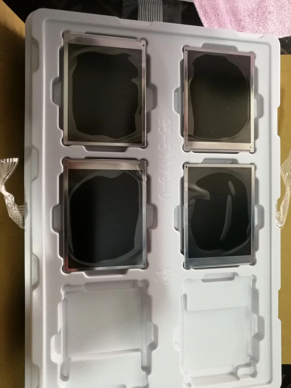 

3,5-дюймовый жидкокристаллический дисплей TX09D30VM1EBA