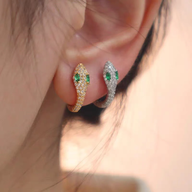 Green Crystal Eyes Snake Piercing Earrings for Women Dainty Iced Out Exquisite Helix Lobe Orbital Ear Accessories Animal Jewelry