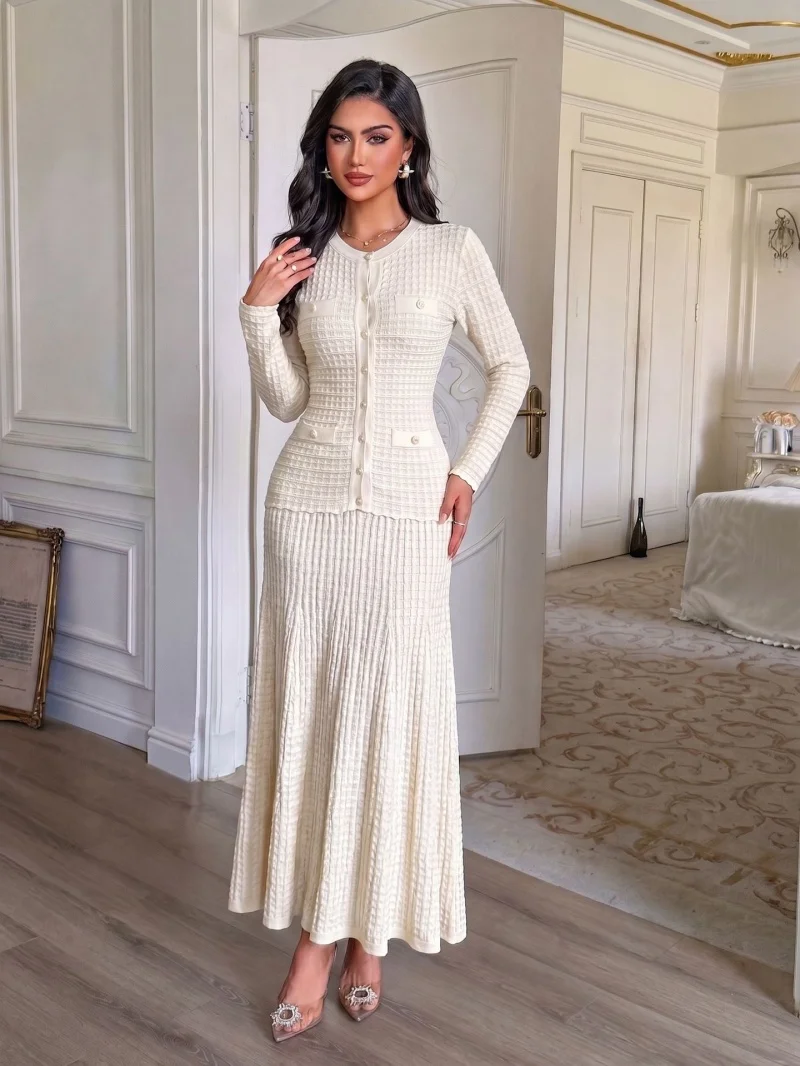 Elegantes, durchbrochenes Strickkleid, Herbstkleidung für Damen 2026, Langarm, O-Ausschnitt, Maxi-Langkleid, OL-Stil, schlankmachendes Strickkleid