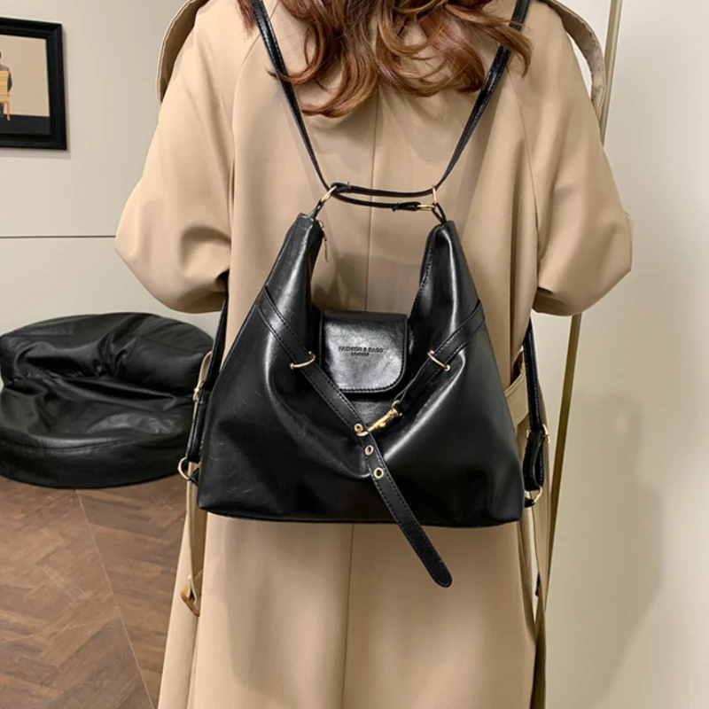 حقيبة كروس جديدة من جلد البولي يوريثان قابلة للتعديل حقيبة كتف بسيطة حقيبة ظهر متينة للنساء بكتف مزدوج