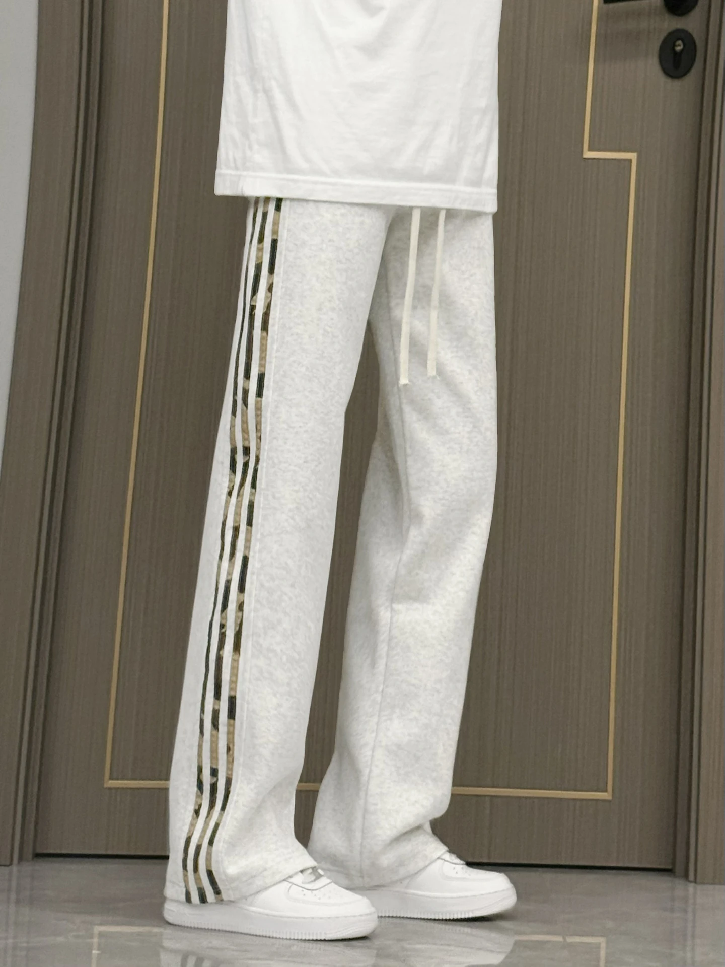 

Men's Camouflage Pants Autumn Casual Drapey Knife Straight Leg Trousers White Flower ey Stripe Cleanfit Flared Pants