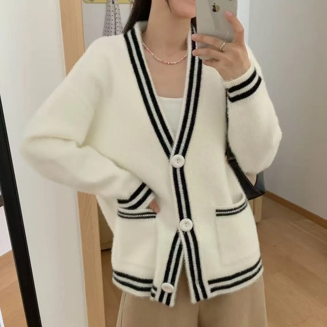 부드럽고 피부 친화적인 니트 밍크 코트 시크한 가을 겨울 오픈 가디건 여성 패션 젠틀 레이지 슬레 롱 스웨터