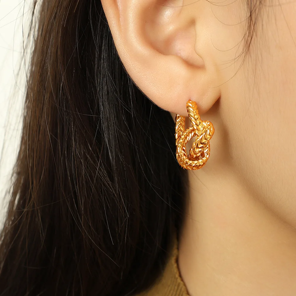 أقراط بتصميم عقدة فريدة من نوعها، مجوهرات جديدة من الفولاذ التيتانيوم، طراز فرنسي كلاسيكي أنيق أوروبي وأمريكي عصري