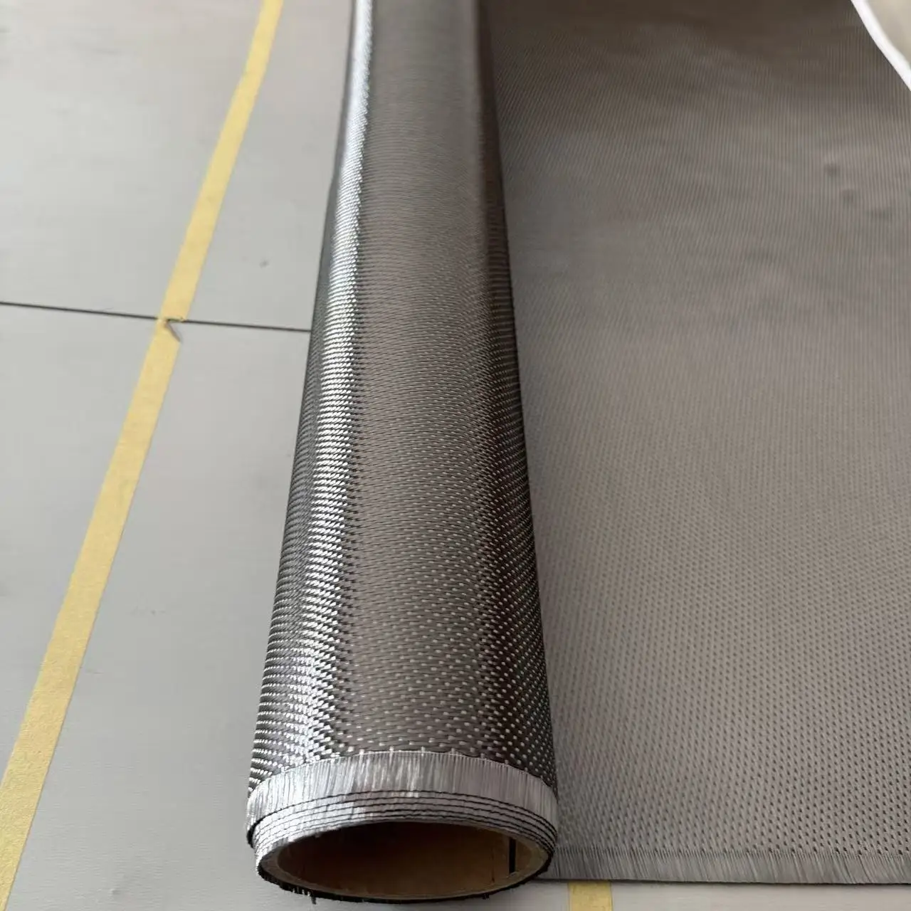 3K 365 grams/square meter forged carbon fiber cloth, width 100cm, length 1m/2m/5m/10m, rolled up and shipped