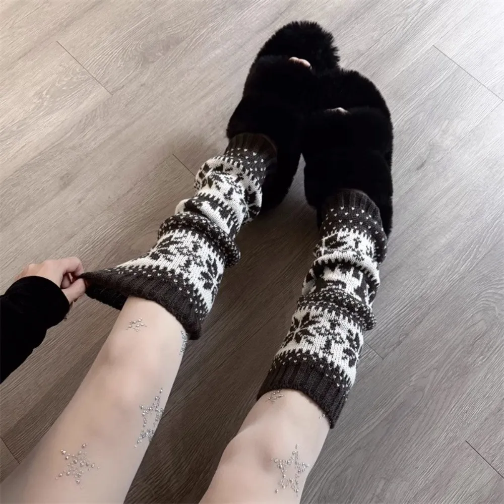 

New Retro Christmas Winter Leg Warmers Deer Snowflakes Christmas Snowflake Knit Socks Loose Socks Keep Warm Calf Socks
