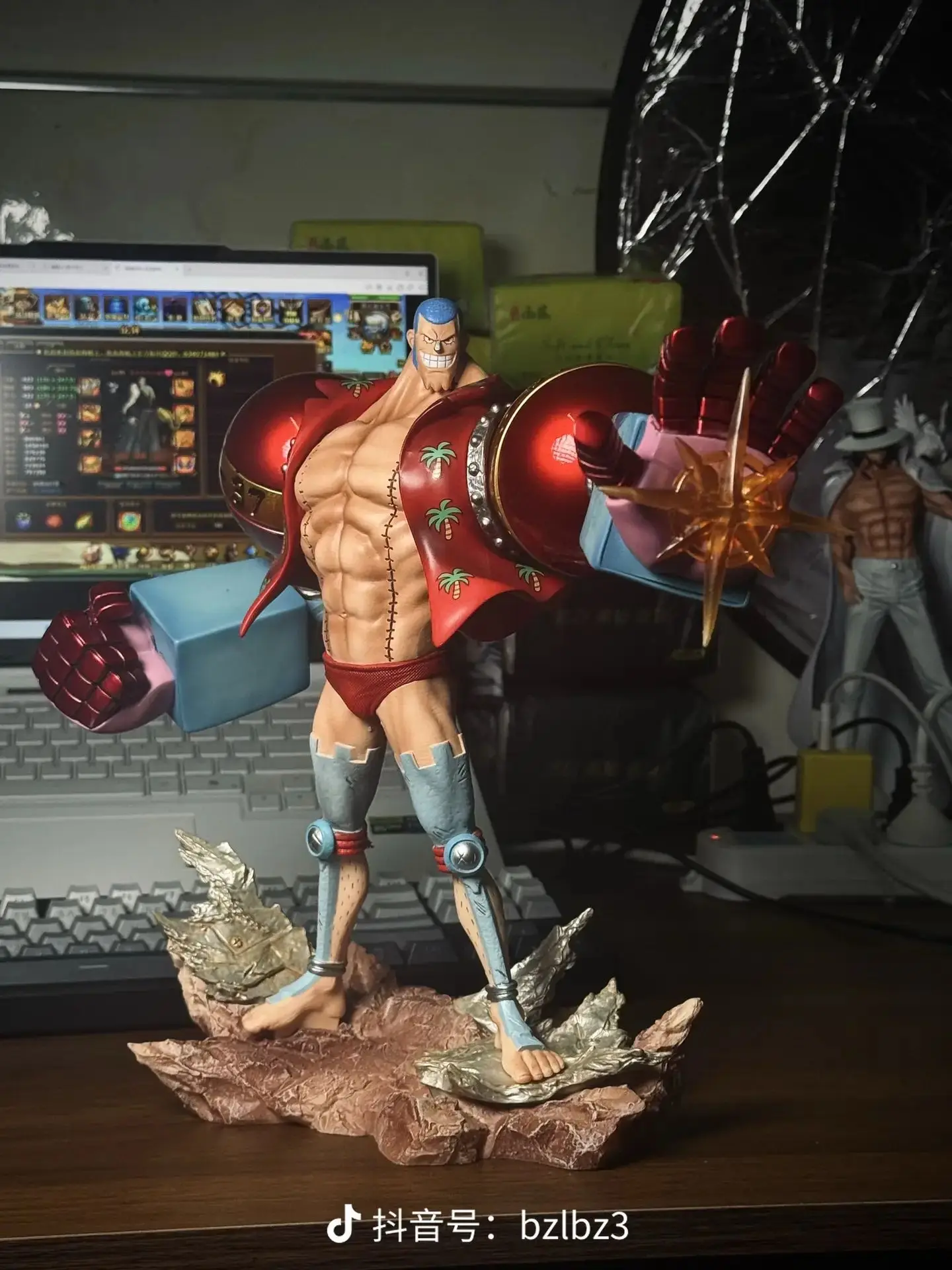 IN STOCK LK studio 28cm ONE PIECE Anime Figures Franky Figurine Figures Pvc Statue Room decoration collection Model Toys Gifts