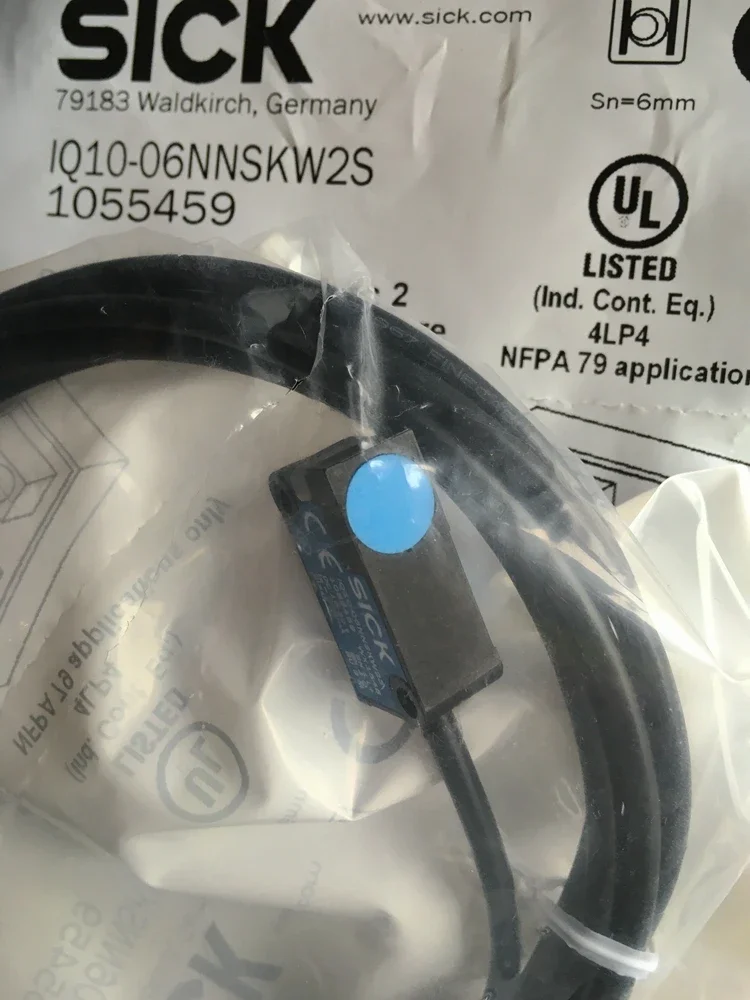 

100% new original close switch iQ10-06NNSKW2S item number 1055459