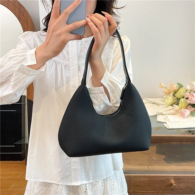 

Zipper Commute Glossy PU Shoulder Bags Large Capacity Solid Color Stylish Design Versatile Handbags for Women 2025 New