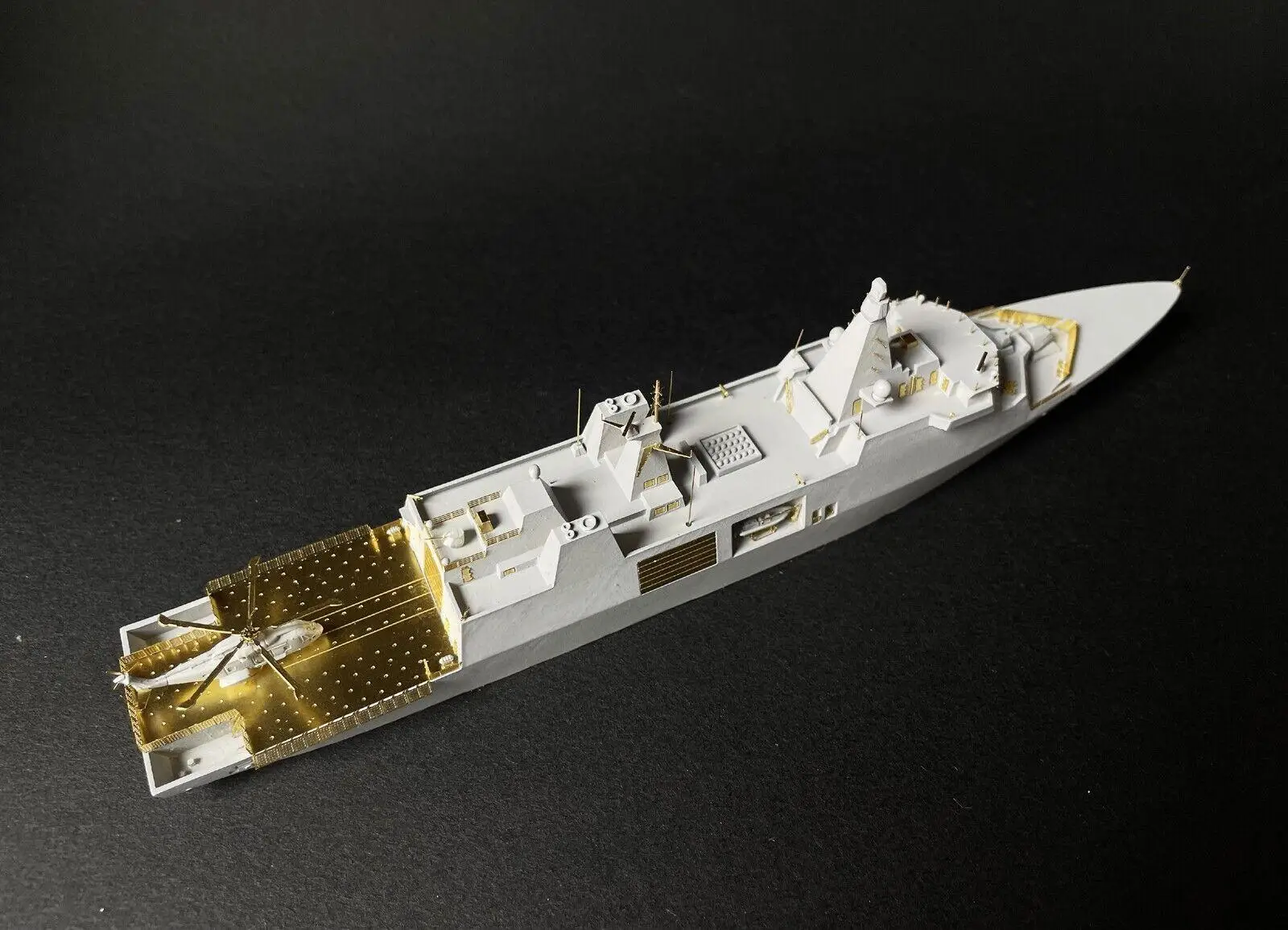 EVMODEL S083 1/700 HMS Type 31 Inspiration class Frigate Venturer Model Kit