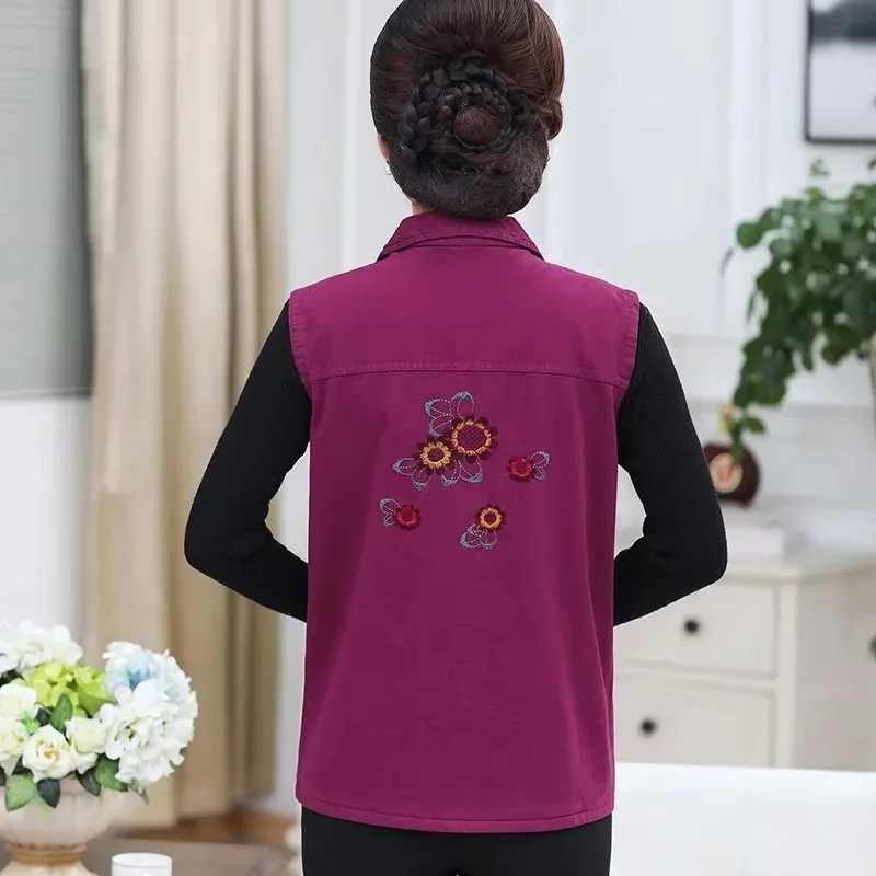 Spring Autumn Middle Aged Mother Embroidery Vest Outwear Turndown Collar Mom's Outfit Waistcoat Coat Women Sleeveless Jacket 5XL