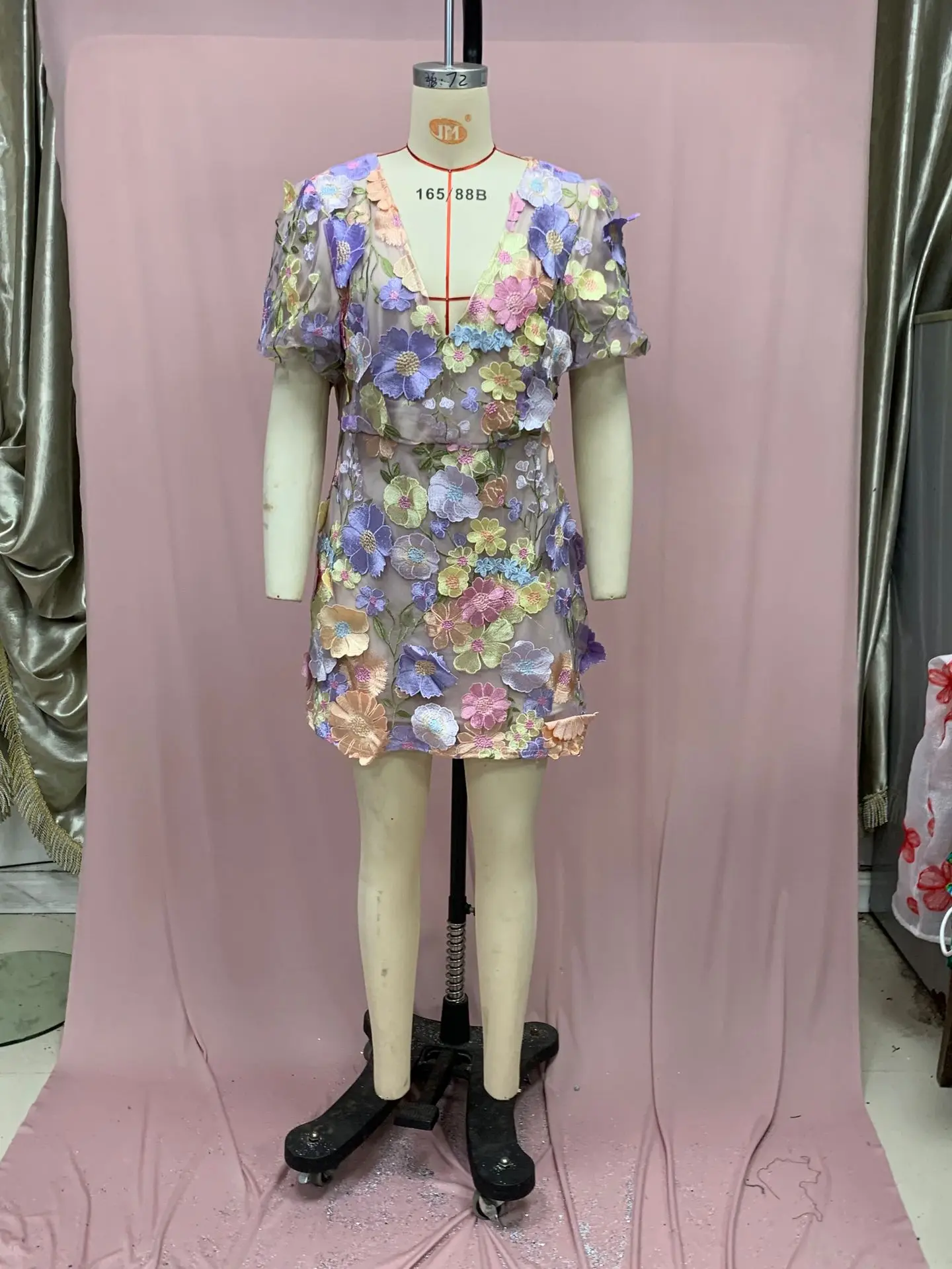 V-neck three-dimensional flower wrap buttocks lantern sleeve dress sexy embroidered dresses lady elegant splicing heavy industry