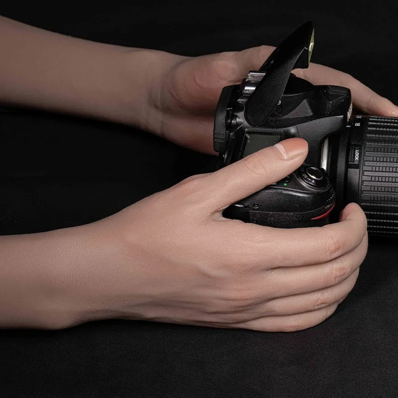 

Liquid Silicone Male Hand Model Fake Nail Art Lifelike Hand Mold for Jewelry Watch Display Fingers Film Props TGDW04