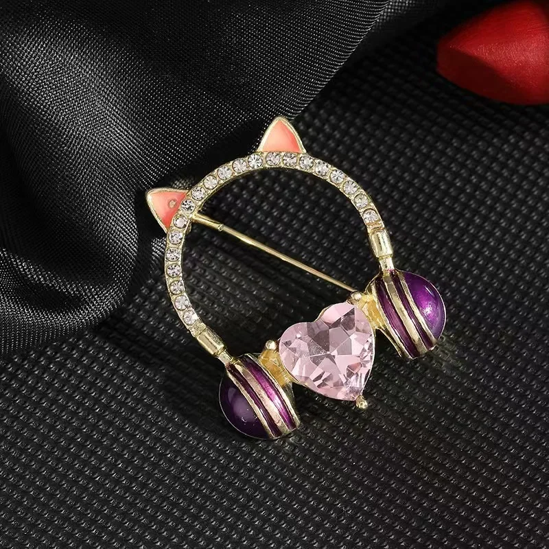 2024 New Unqiue Design Heart Zircon Crystal Cat Ear Headphones Shape Brooches for Girls Coat Suit Accessories Pin