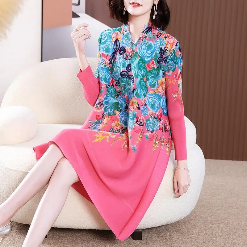 High-end printed middle-aged mother dress 2025 spring dress new pleated large-size women's clothing