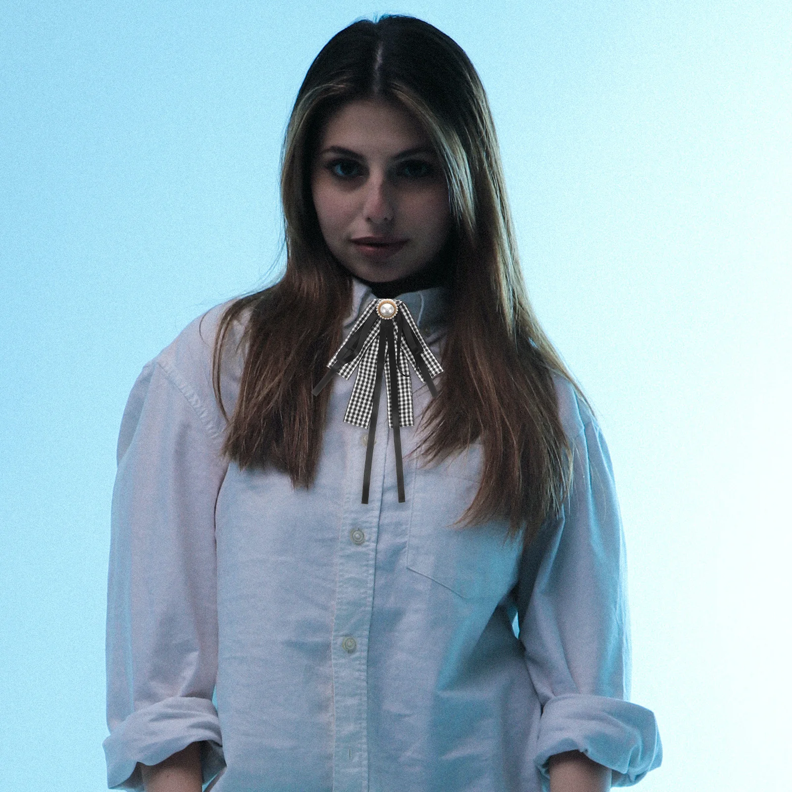 أنيقة النسيج زهرة بروش Bowknot طوق دبوس تي شيرت التعادل دبابيس المرأة الرجعية كريستال اللؤلؤ الشريط التبعي ربطة القوس فيونكة بروش