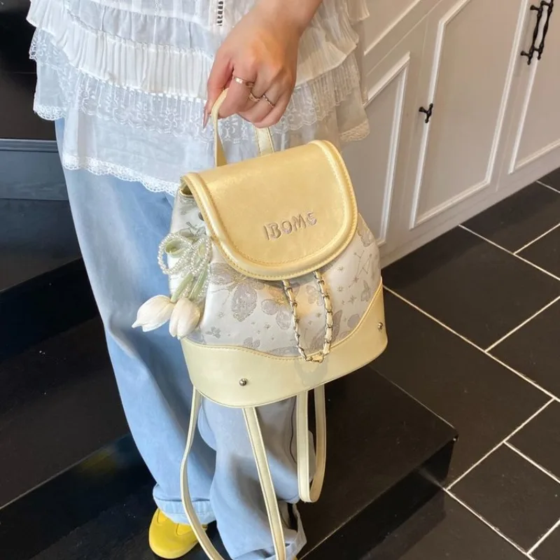 

Ladies All In One Tote Bag Complete Solution For Daily Errands And Weekend Activities Versatile Performer