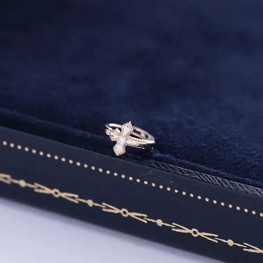 [Cciris.Com] S925 Silver 18K Gold Plated Cross Ear Cuff Vintage Minimalist Hypoallergenic Wholesale Dainty Jewelry for Women view 4