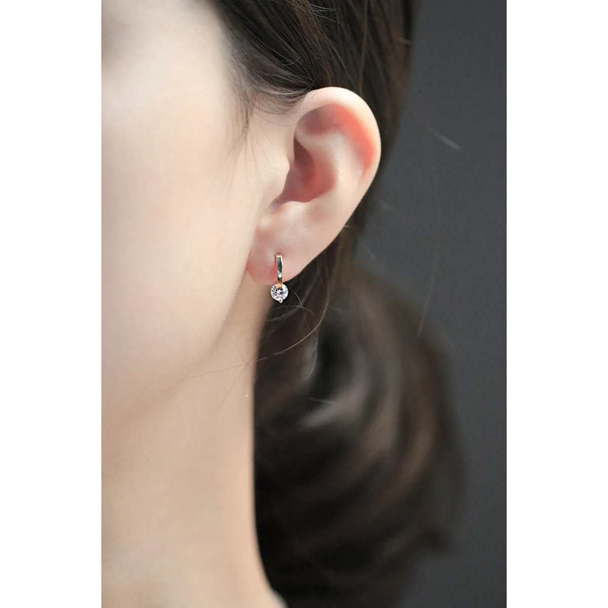 Accessories for Women Korean Fashion Shiny Zircon Earrings for Women Crystal Stud Earring Wedding Party Luxury Jewelry Gift