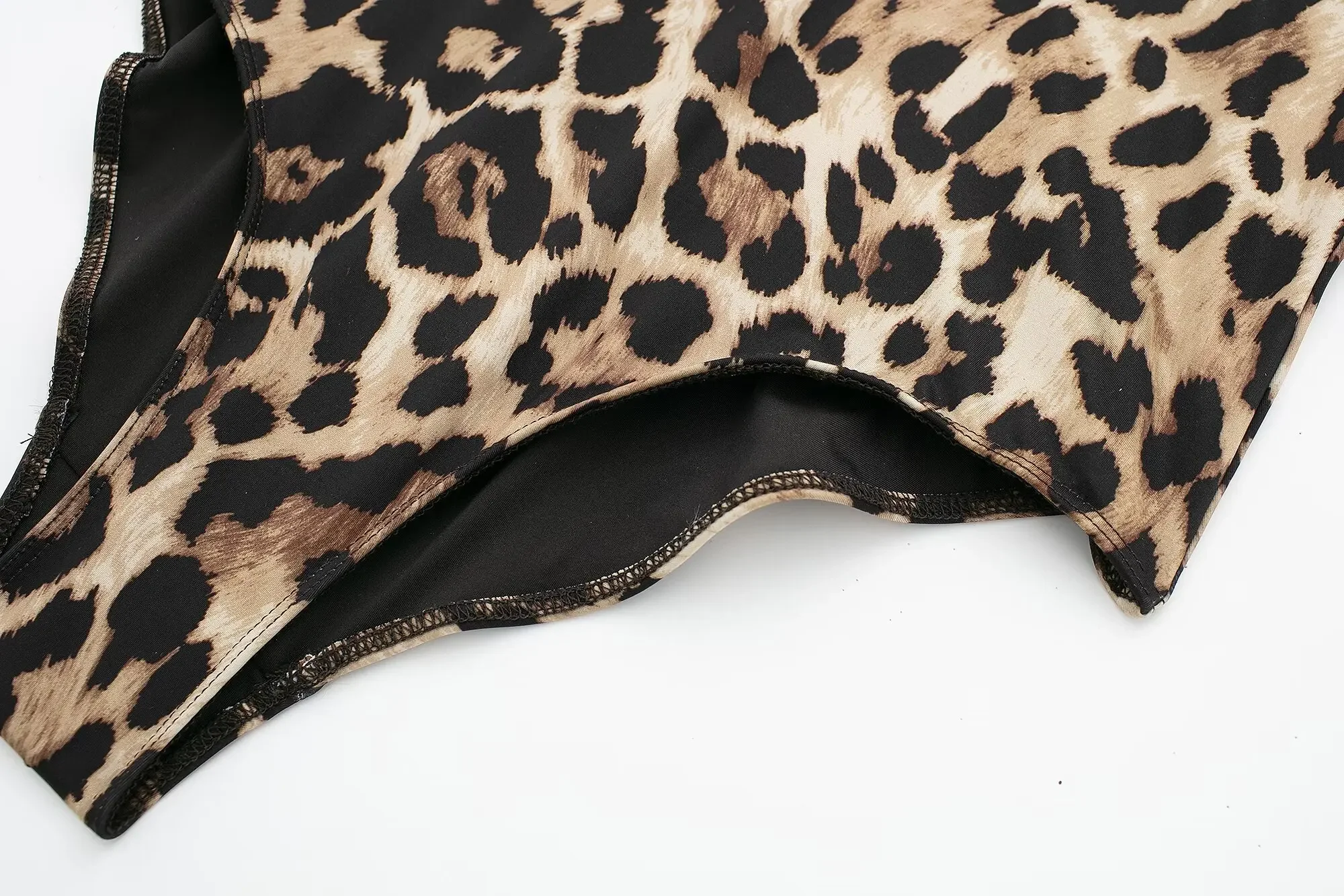 Minibañador con estampado de leopardo para mujer, traje de baño femenino con Espalda descubierta, tacto suave, con cuello colgante, a la moda, 2024