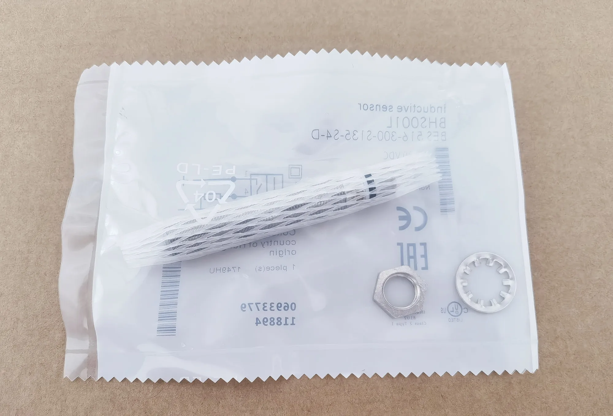 

Оригинальный новый 100% датчик высокого давления 516-300-S135-S4-D BHS001L бесконтактный переключатель