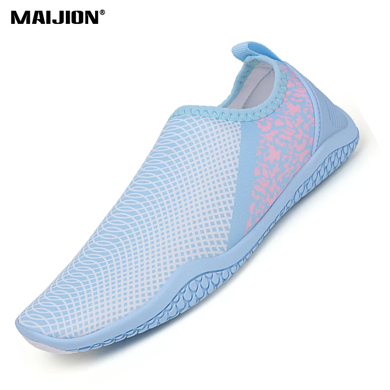 Slip-on Soft Barefoot Water Shoes Breathable Beach Pool Aqua Shoes Men Women Quick Dry Wading Shoes for Surfing Swimming Diving