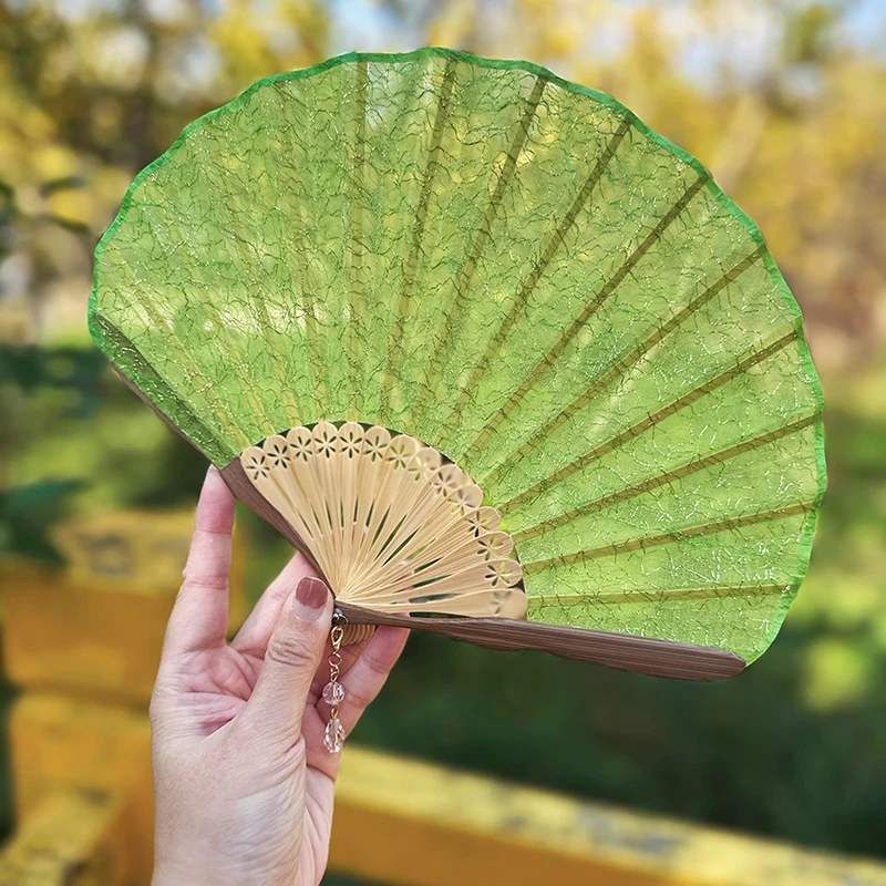 

Japanese Style Retro Shell Shaped Fan Bamboo Folding Fans With Pendant Wedding Gifts Cheongsam Hanfu National Dance Hand Fans