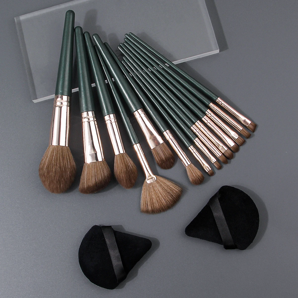 Conjunto de pincéis de maquiagem facial multifuncional, 16 peças, seco e molhado, maquiagem triangular de dupla finalidade, ferramentas de beleza para iniciantes