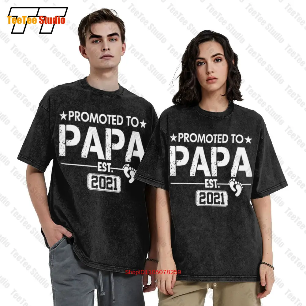 Mens Promoted To Papa First Time Fathers Dad Gift  Oversized T-Shirt R85I
