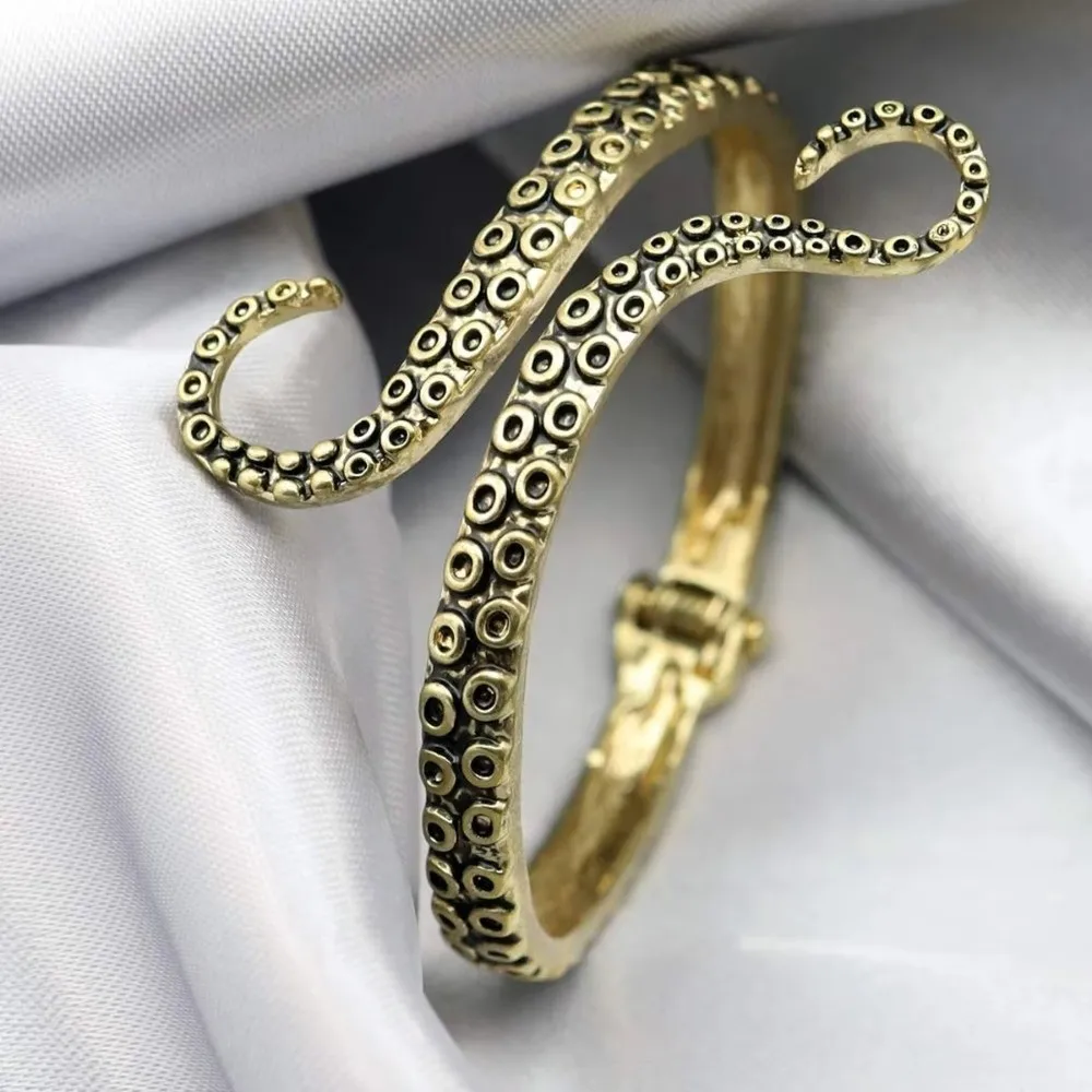 Vintage Octopus Gothic Bracelet Gold Silver Plated Antique Carve Gothic Bangle Octopus Tentacles Open Cuff Bracelet