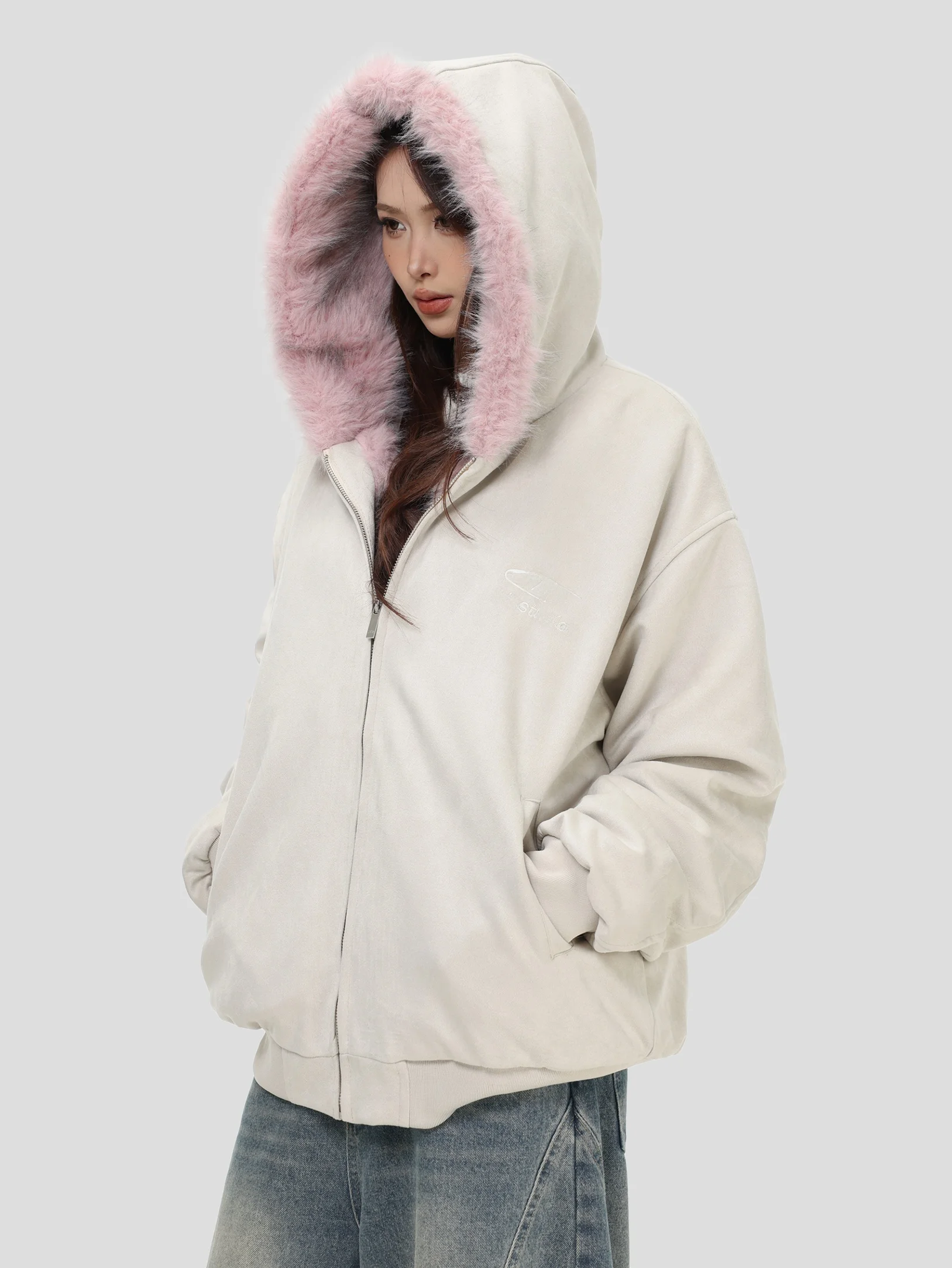 

INSstudios модное брендовое замшевое теплое свободное хлопковое пальто с меховым воротником из горного орла, зимнее пальто с капюшоном и вышивкой