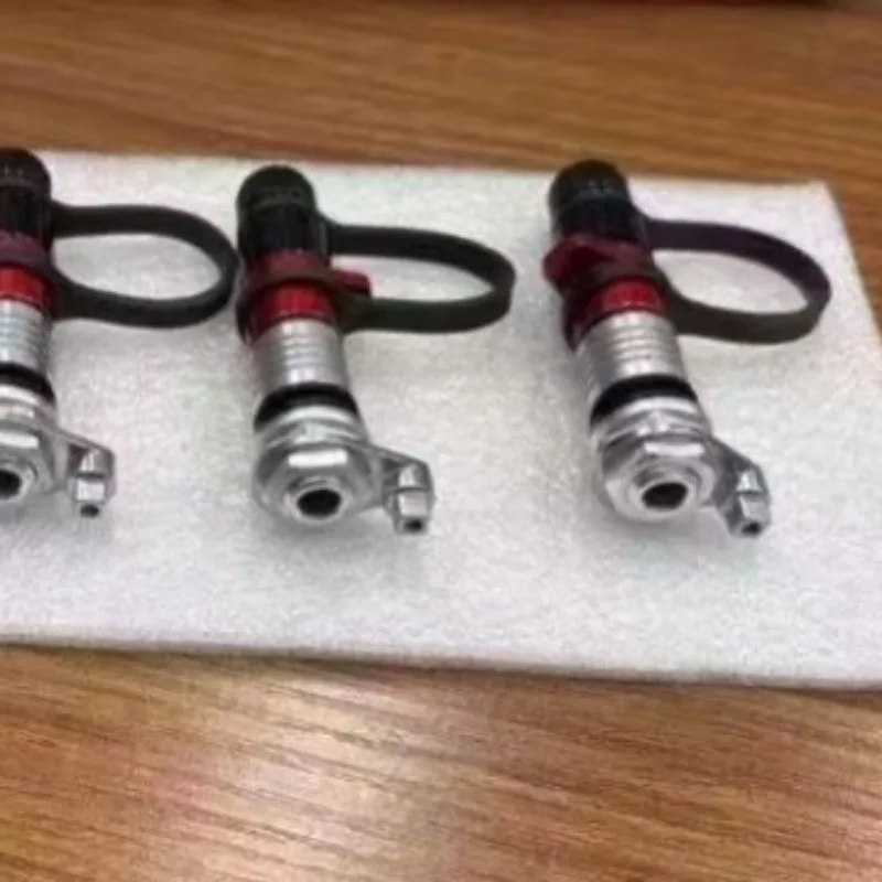 

Thick Desert Tires, Long and Long Groove Models, 4 Fast Deflation Nozzles with 1 Wrench, Hot Sale.