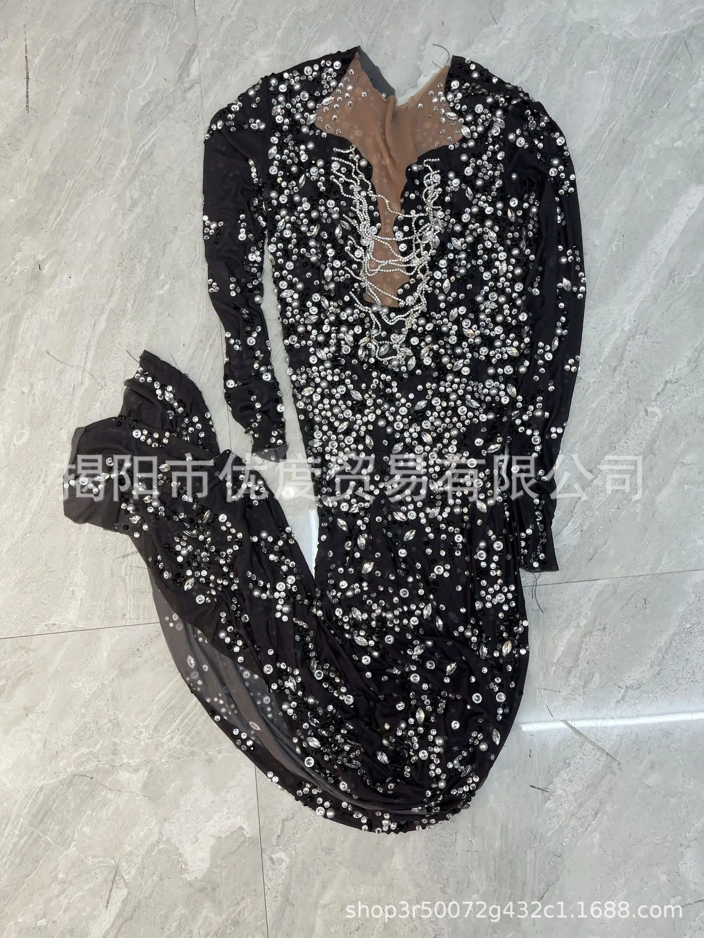 قسط الأسود منظور الجبهة سبليت شبكة الغزل لامعة حجر الراين أنيقة مأدبة ليلة الأداء اللباس Polygonum Multiflorum