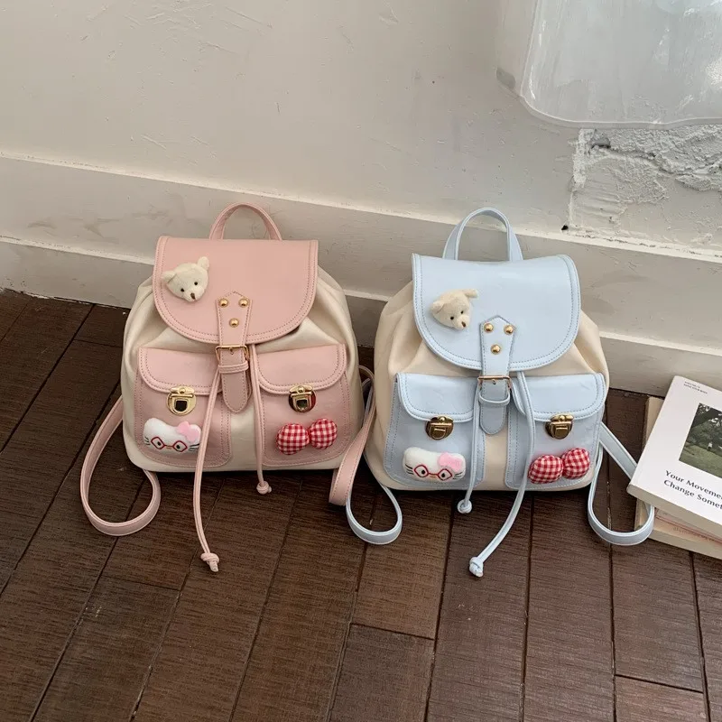 zaino-casual-da-donna-per-pendolari-multitasche-nuovo-stile-2026-borsa-da-moto-borsa-a-secchiello-monospalla-trendy-con-dettagli-a-bambola